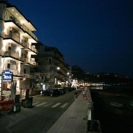 Hotel La Riva Giardini-Naxos Extérieur photo