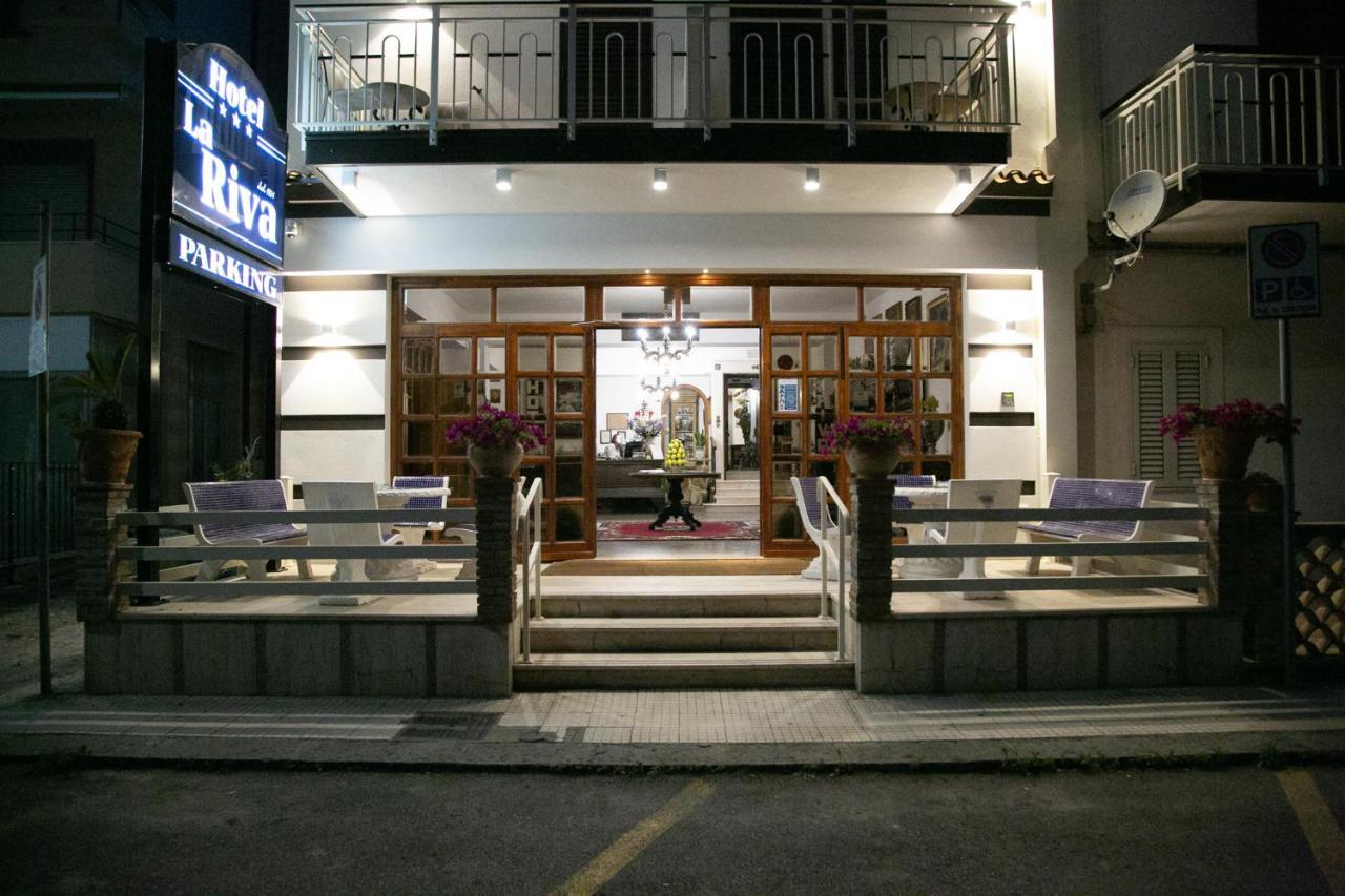 Hotel La Riva Giardini-Naxos Extérieur photo
