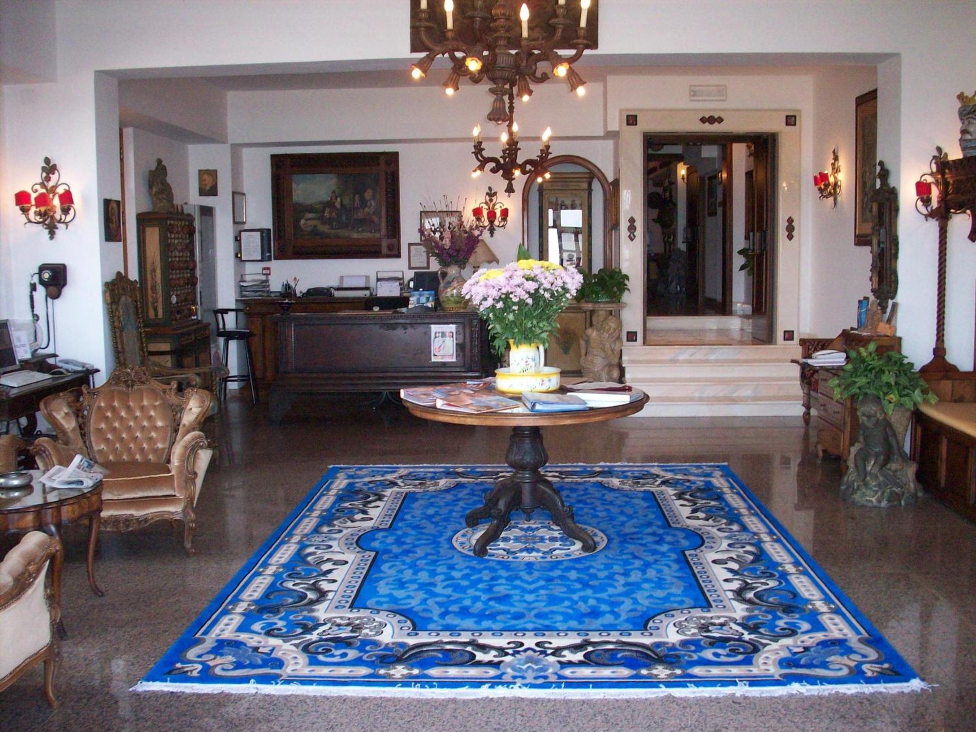 Hotel La Riva Giardini-Naxos Extérieur photo