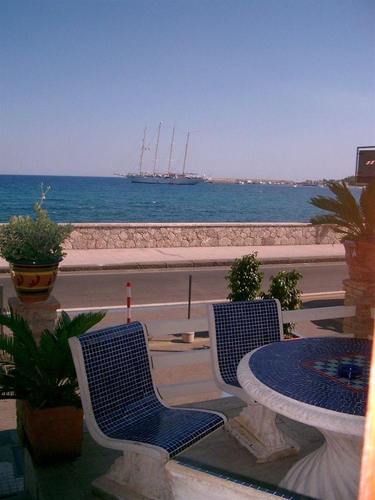 Hotel La Riva Giardini-Naxos Extérieur photo