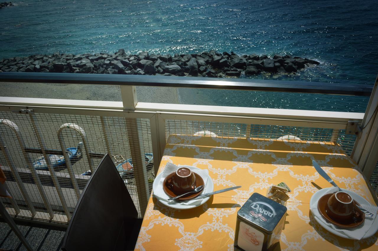 Hotel La Riva Giardini-Naxos Extérieur photo