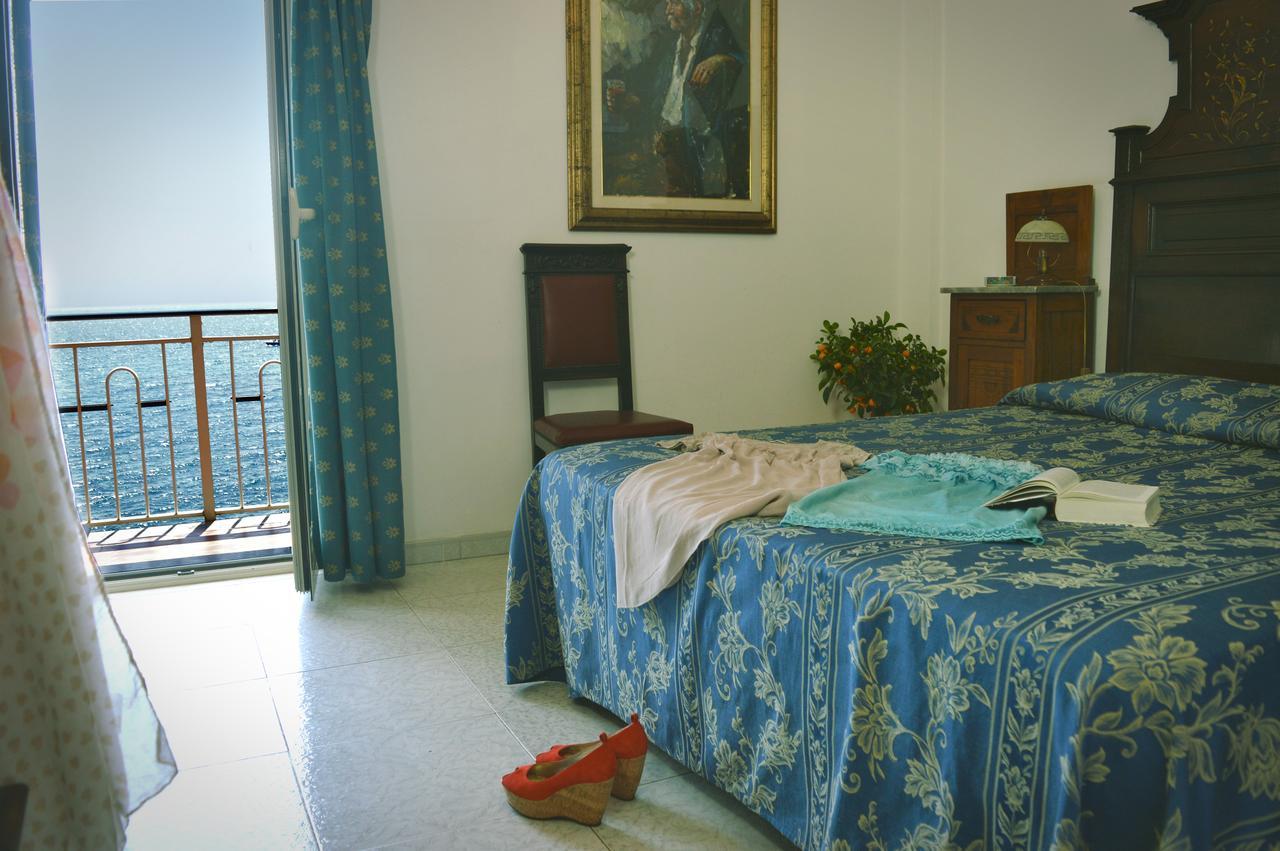 Hotel La Riva Giardini-Naxos Extérieur photo