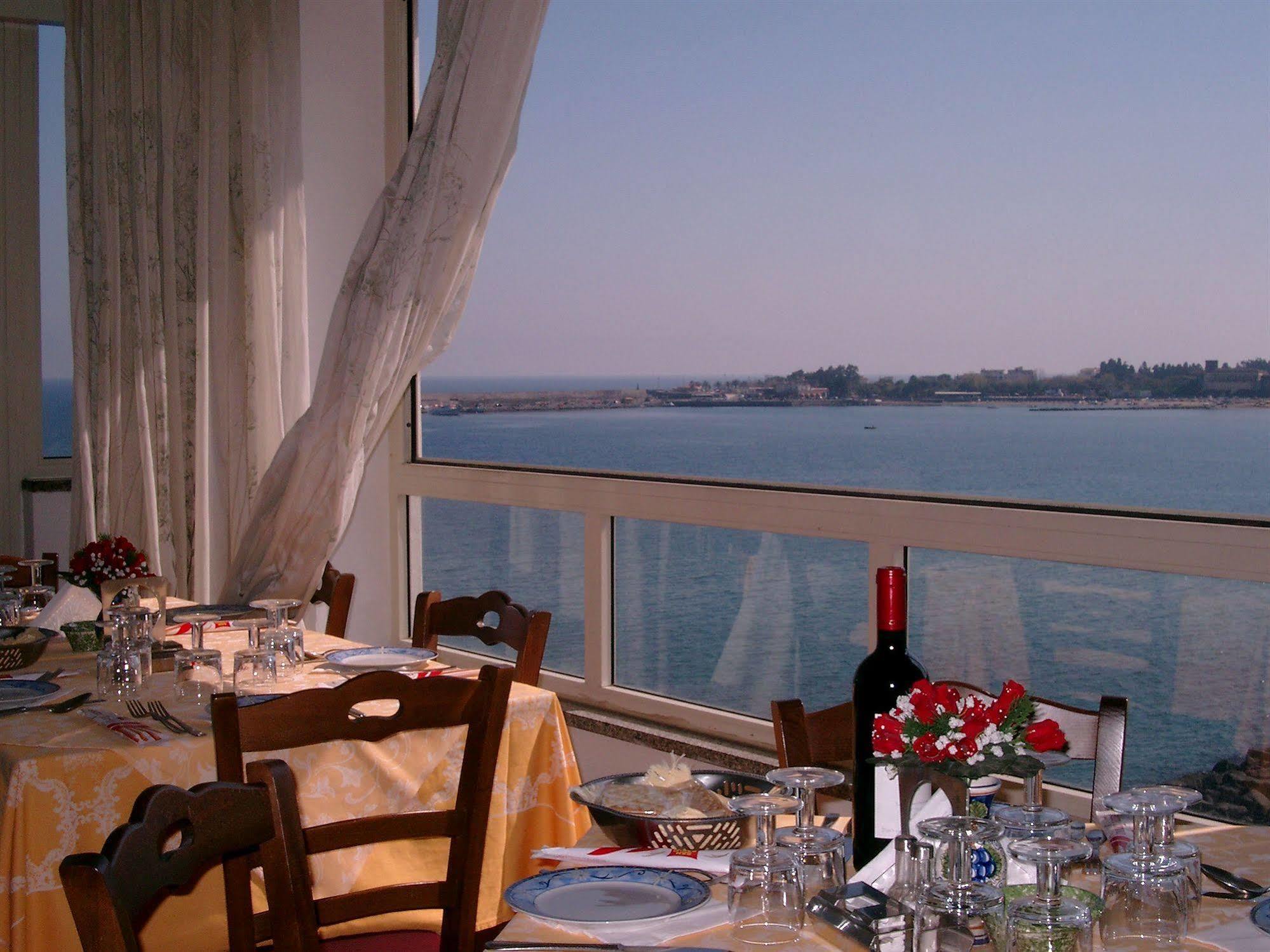 Hotel La Riva Giardini-Naxos Extérieur photo
