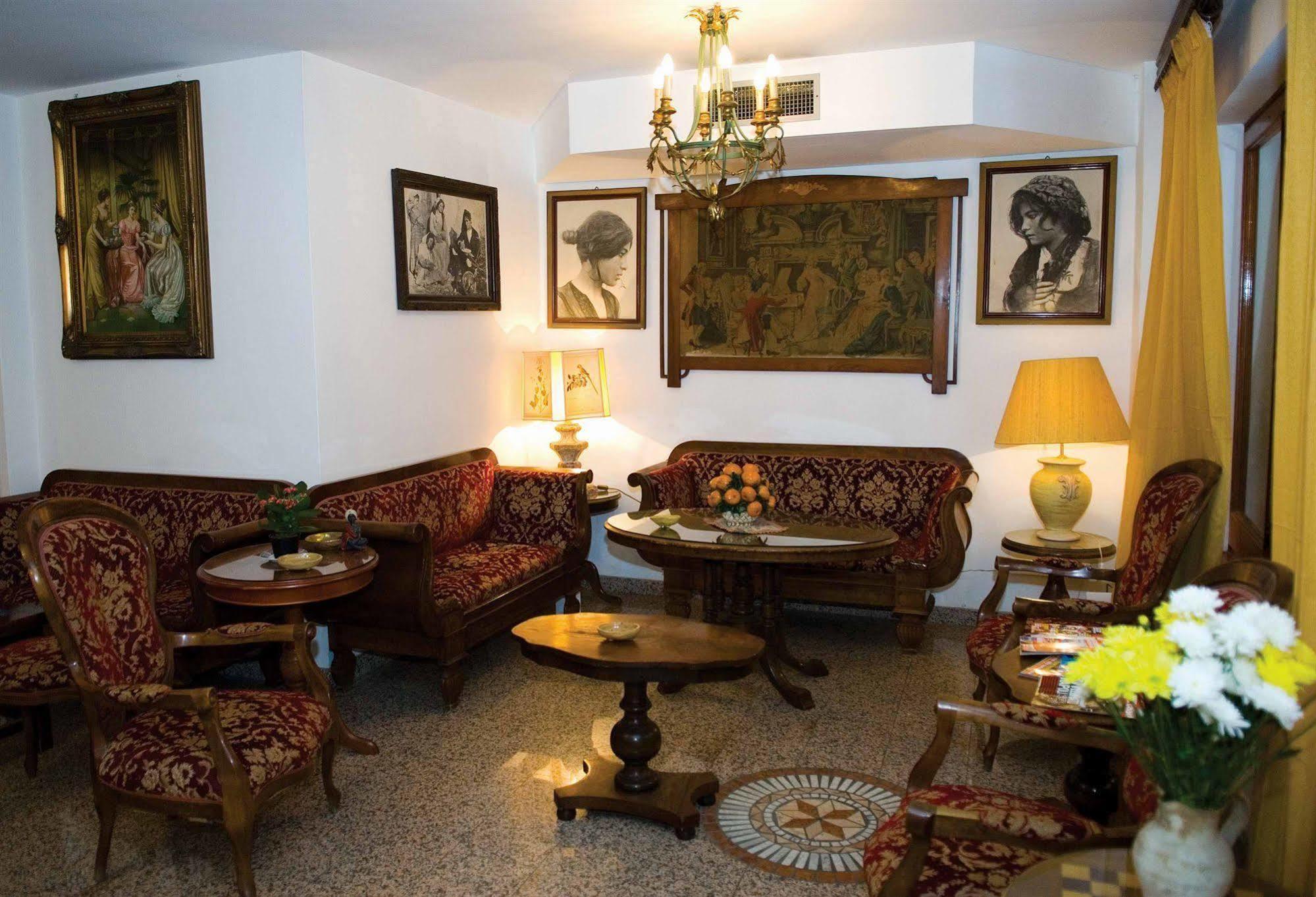 Hotel La Riva Giardini-Naxos Extérieur photo