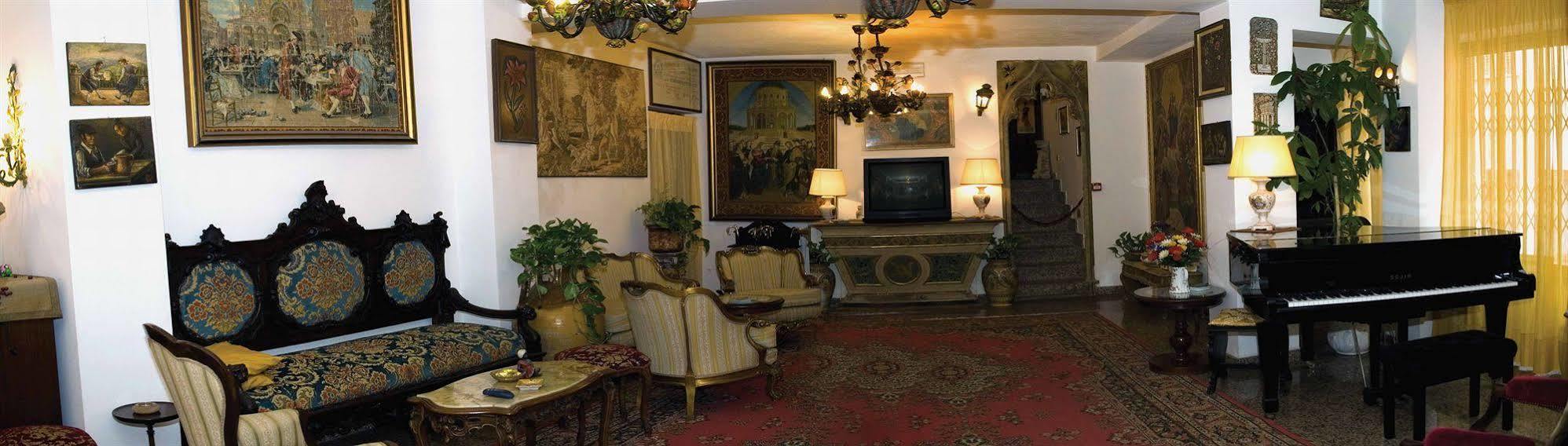 Hotel La Riva Giardini-Naxos Extérieur photo