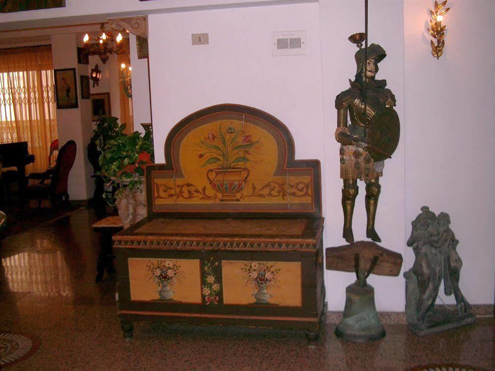 Hotel La Riva Giardini-Naxos Extérieur photo