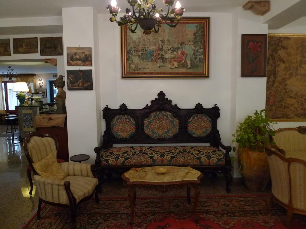 Hotel La Riva Giardini-Naxos Extérieur photo