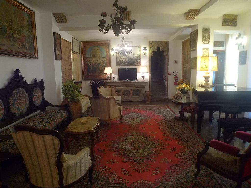 Hotel La Riva Giardini-Naxos Extérieur photo