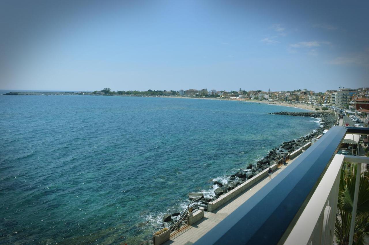 Hotel La Riva Giardini-Naxos Extérieur photo