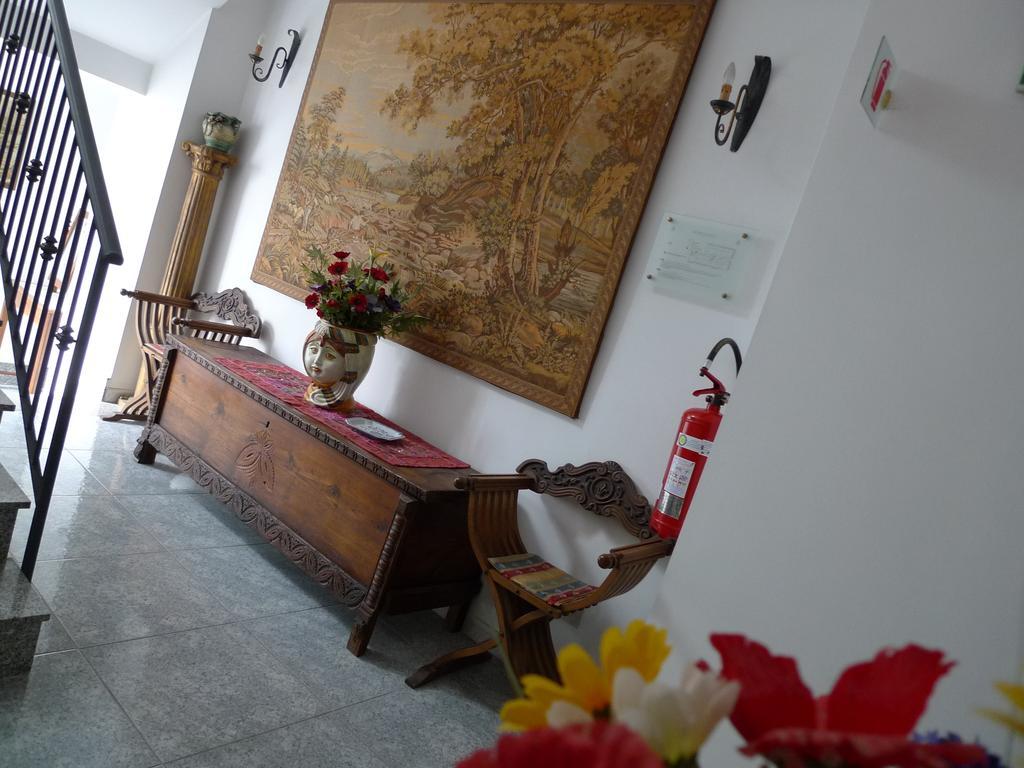 Hotel La Riva Giardini-Naxos Extérieur photo